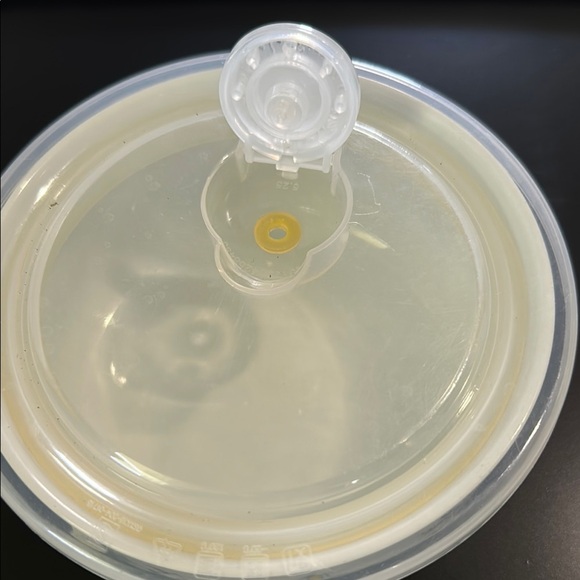 Peanuts Christmas Bowl with‎ Lid - Picture 5 of 6